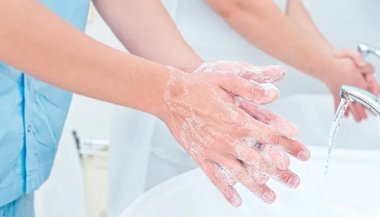 Prevenção e tratamento de queimaduras em máquinas de lavar e autoclaves